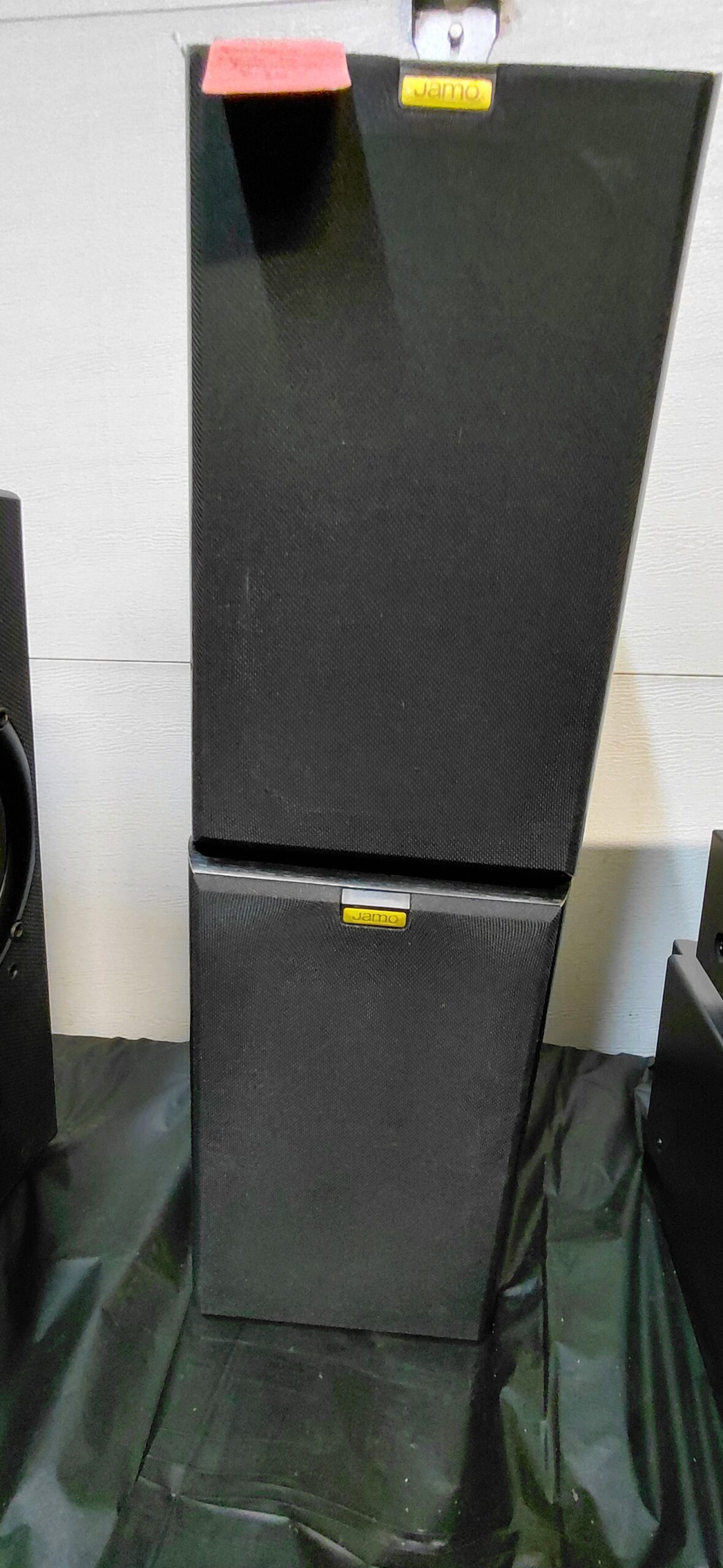 Jamo Cornet 40 IV bookshelf speakers — classic Danish audio design