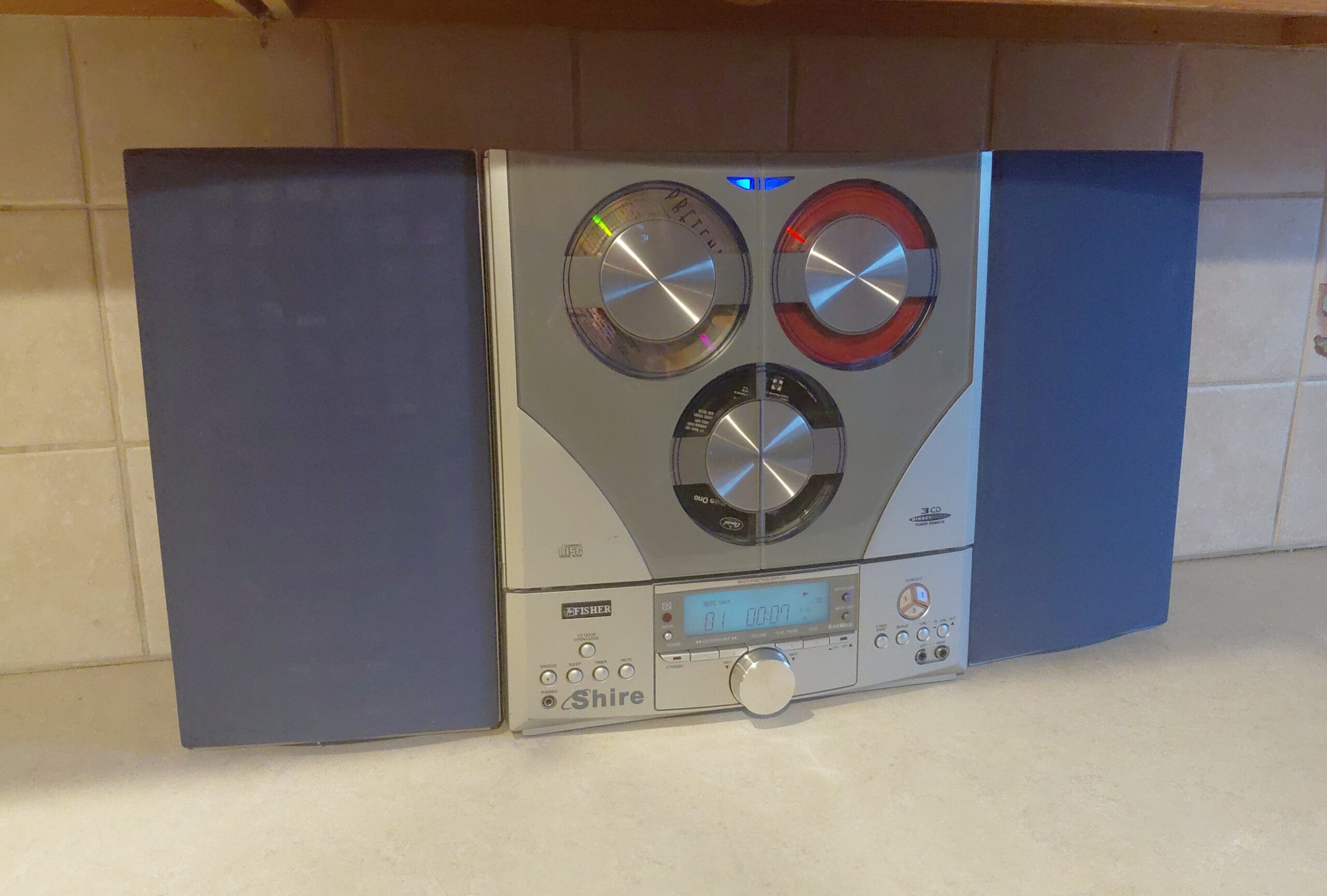 Fisher Shire 3 CD stereo system model 2000